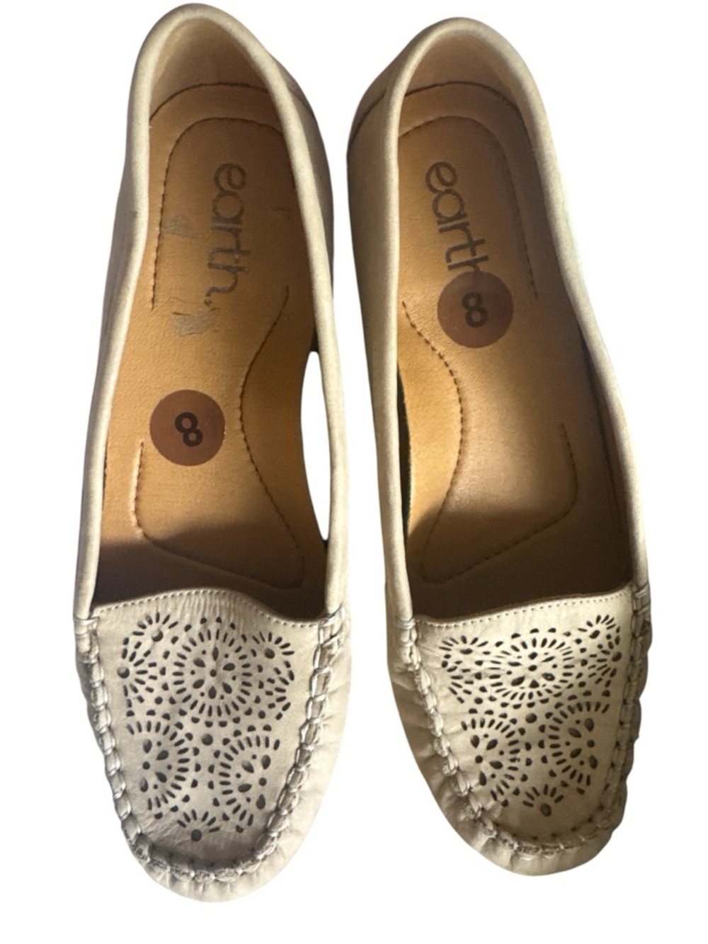 Earth Cream Laser-Cut Leather Moccasin Loafers SZ 8